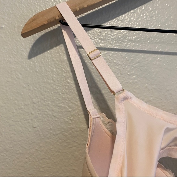 Natori Refined Contour Lace Trim Underwire Bra - Picture 6 of 9